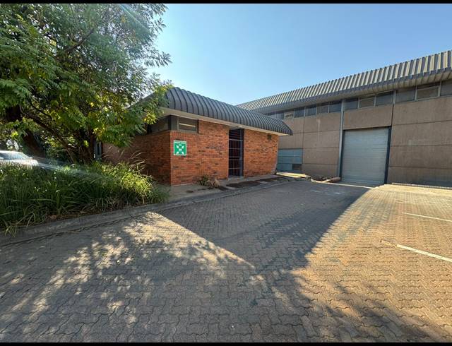 1,271M² WAREHOUSE TO LET IN HERMANSTAD